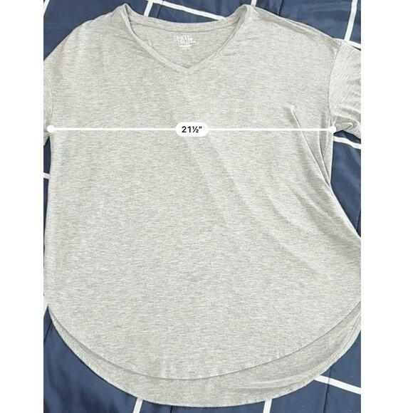 Time and Tru Gray Curved Hem Tee Size M - Picture 3 of 7